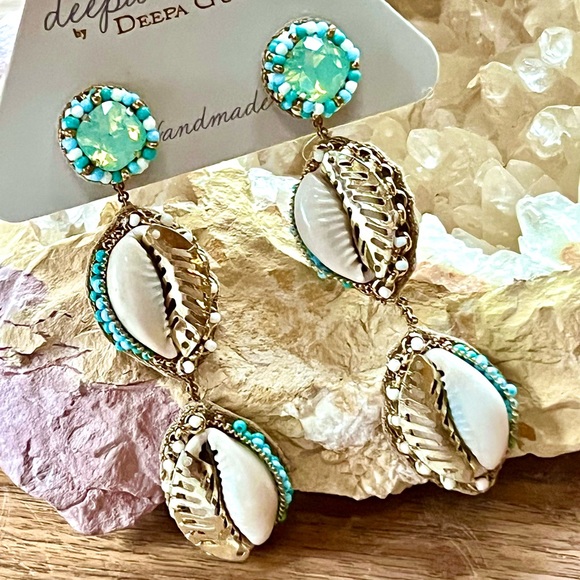 NWT Deepa Gurnani Beaded Crystal Seashell Chandeliers - Picture 11 of 16